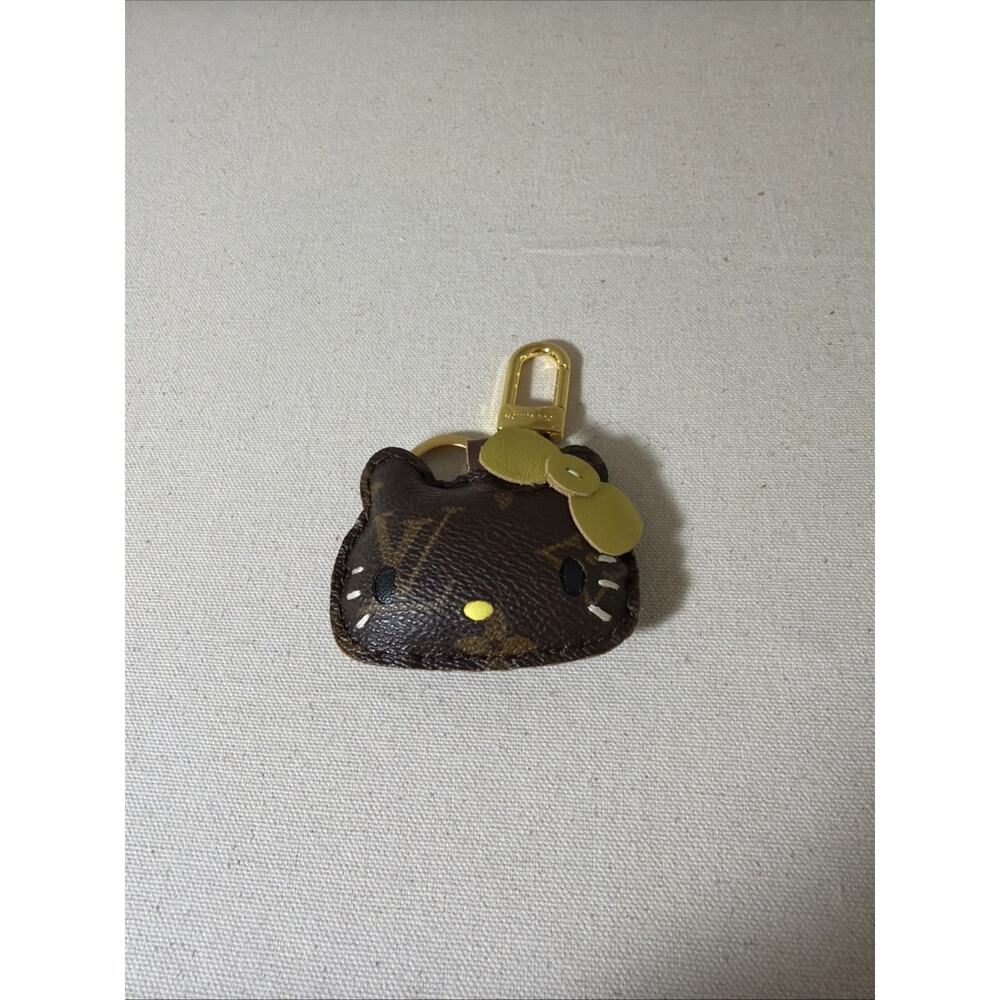 Upcycled Luxury Kitten Hello Kitty Key Ring